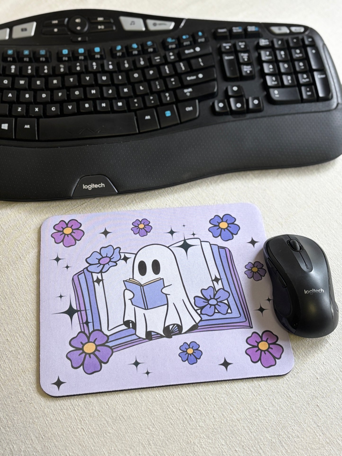 Cute Ghost & Book Mousepad | Perfect for Book Lovers | Cozy Desk Vibes